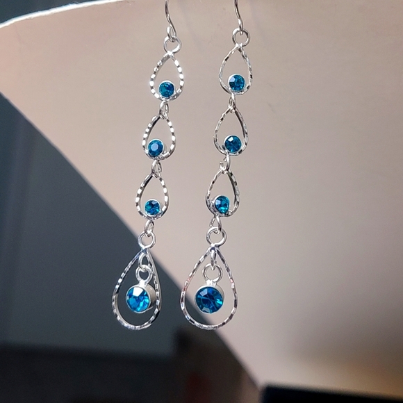Elegant Silver Tone Blue Rhnistones Dangle Earrings - Picture 8 of 17